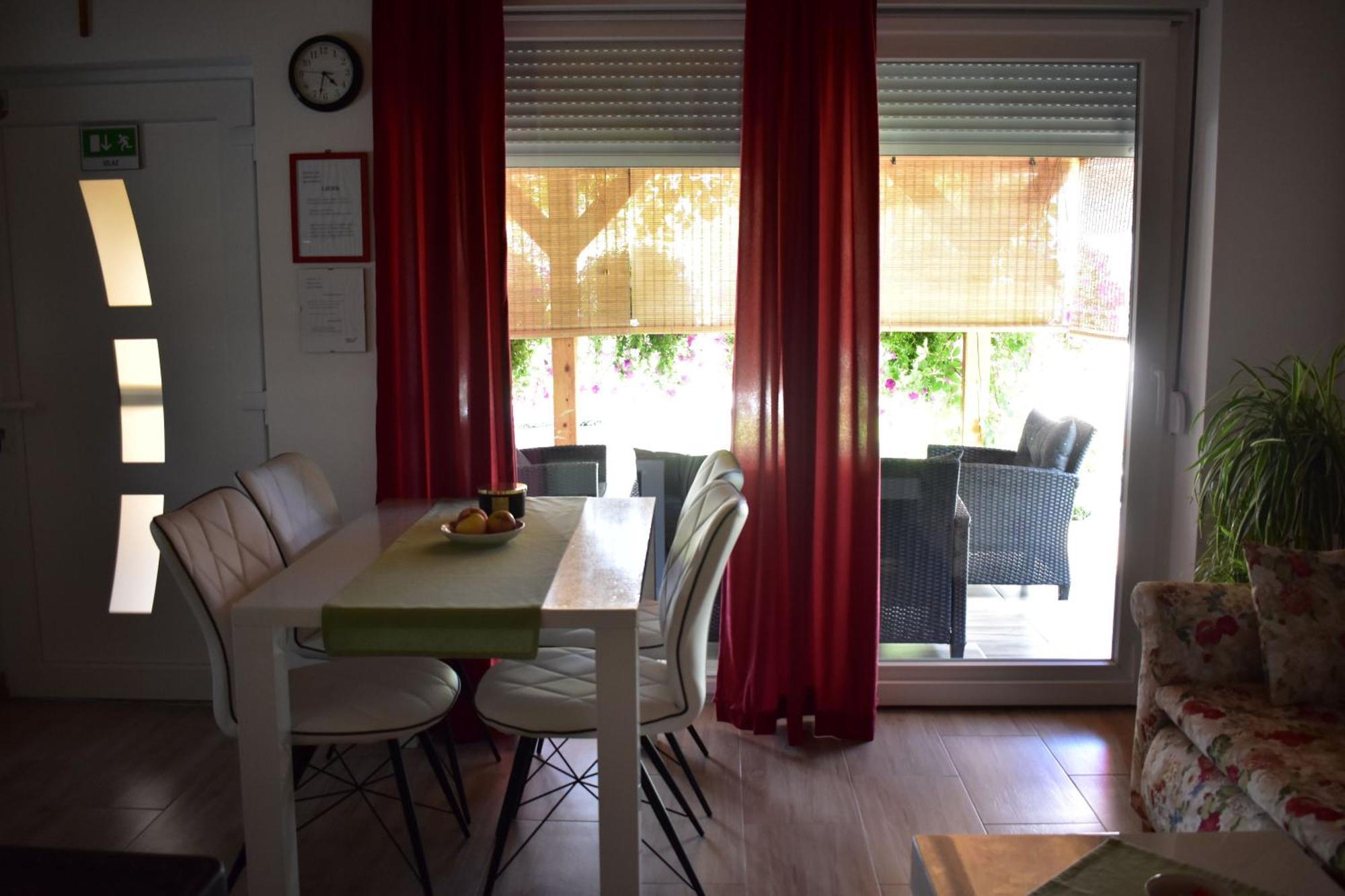 Apartman Tea Valpó Kültér fotó